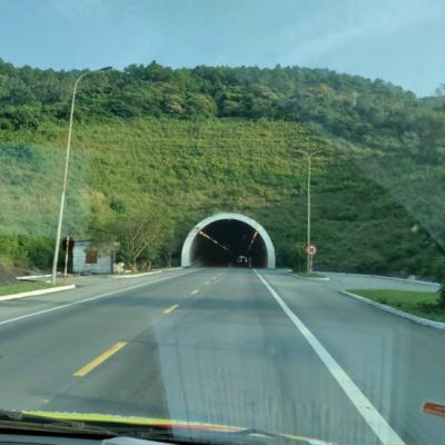 Đoàn Từ Thiện 1200 Phần Quà Cứu Trợ Thiên Tai Lũ Lụt Miền Trung Do Ban Từ Thiện BTS GHPGVN Tỉnh Đồng Nai và Tổ Đình Quan Âm Tu Viện, Biên Hoà Tổ Chức Đã Đến Đèo Ngang